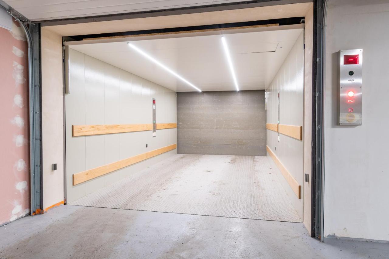 Brand New Two Room Apartment #34 With Free Secure Parking In The Center Прага Экстерьер фото